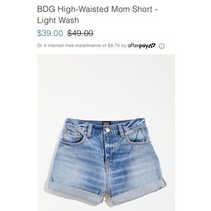 BDG High-Waisted Mom Short – Light Wash